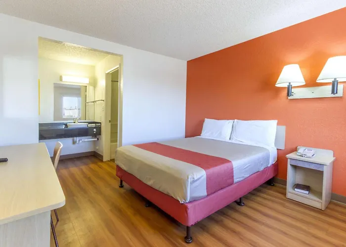 Hotel 6-phoenix, Az - Airport - 24th Street