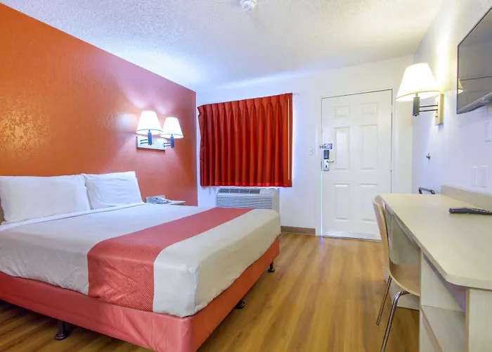 Hotel 6-phoenix, Az - Airport - 24th Street Phoenix
